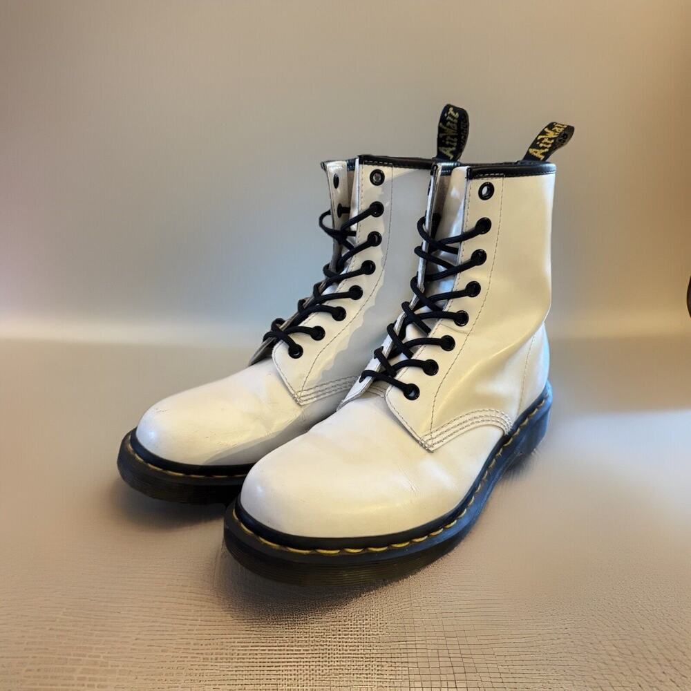 Dr Doc Martens Combat Boots Women’s Size 9 L White Leather Black Lace Up Nice!